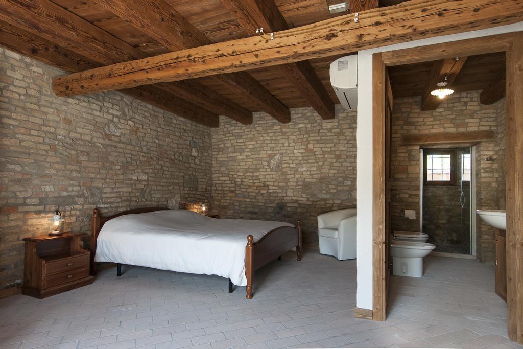 Agriturismo Sant'Egidio อากวีเลยา ภายนอก รูปภาพ